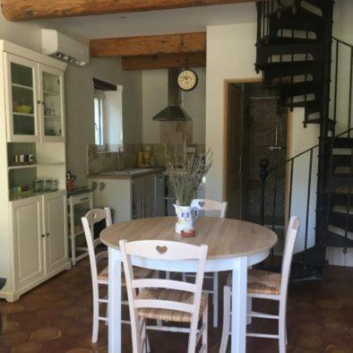 Le Mas du Pigeonnier Réauville Extérieur photo